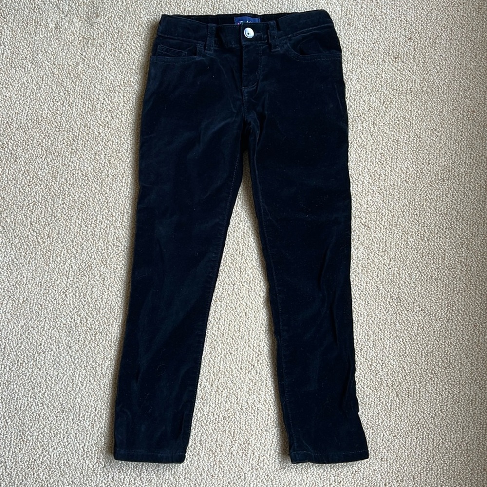 Cute black velvet pants! Kids size 6.
